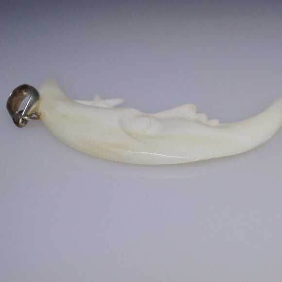 Moon and hanging star pendant made of bone NWOT - Picture 2 of 6
